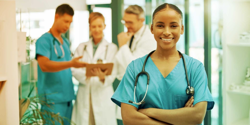 Técnico de enfermagem se aposenta com quantos anos​