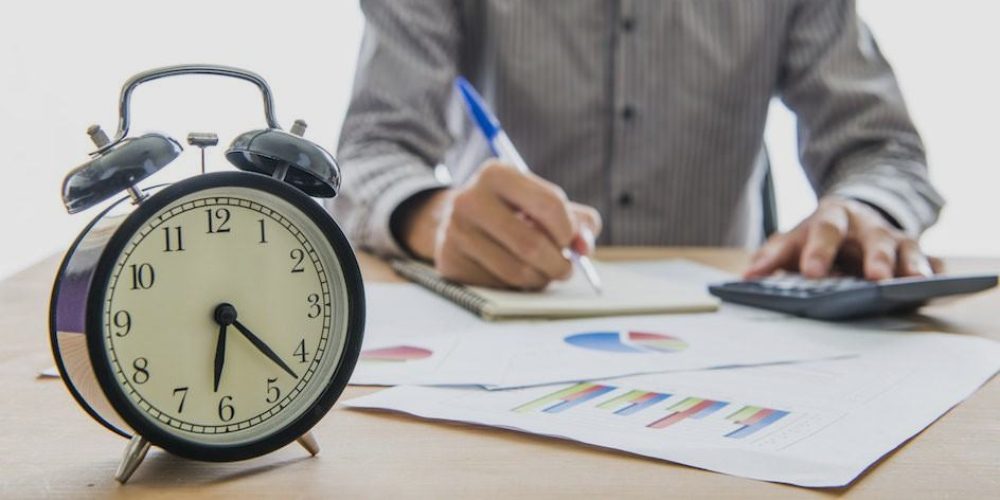 A partir de quantos minutos gera hora extra