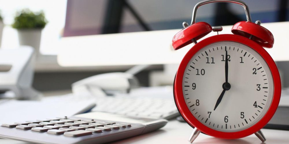 A partir de quantos minutos gera hora extra