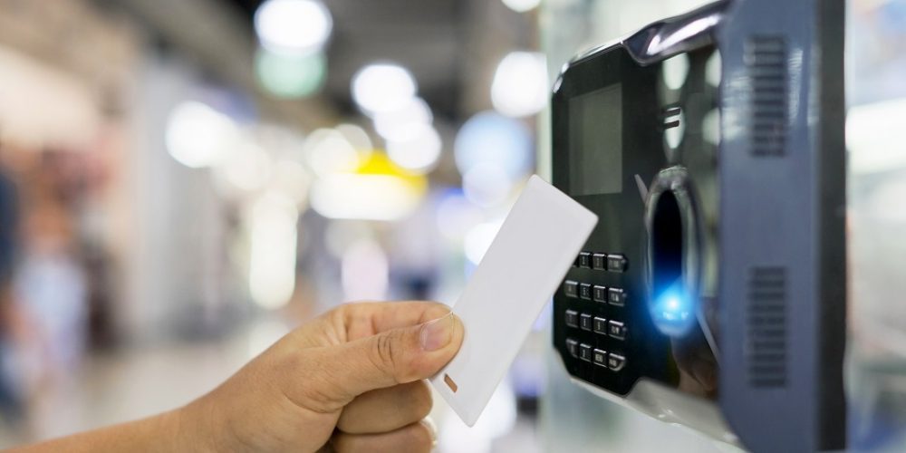 Falta na sexta desconta quantos dias