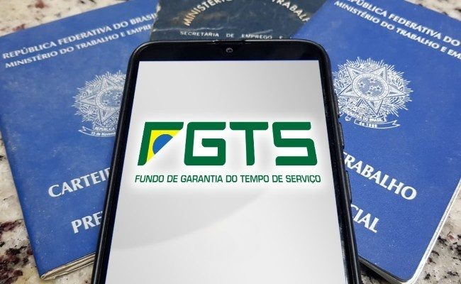 Pedi demissão quando posso sacar o FGTS